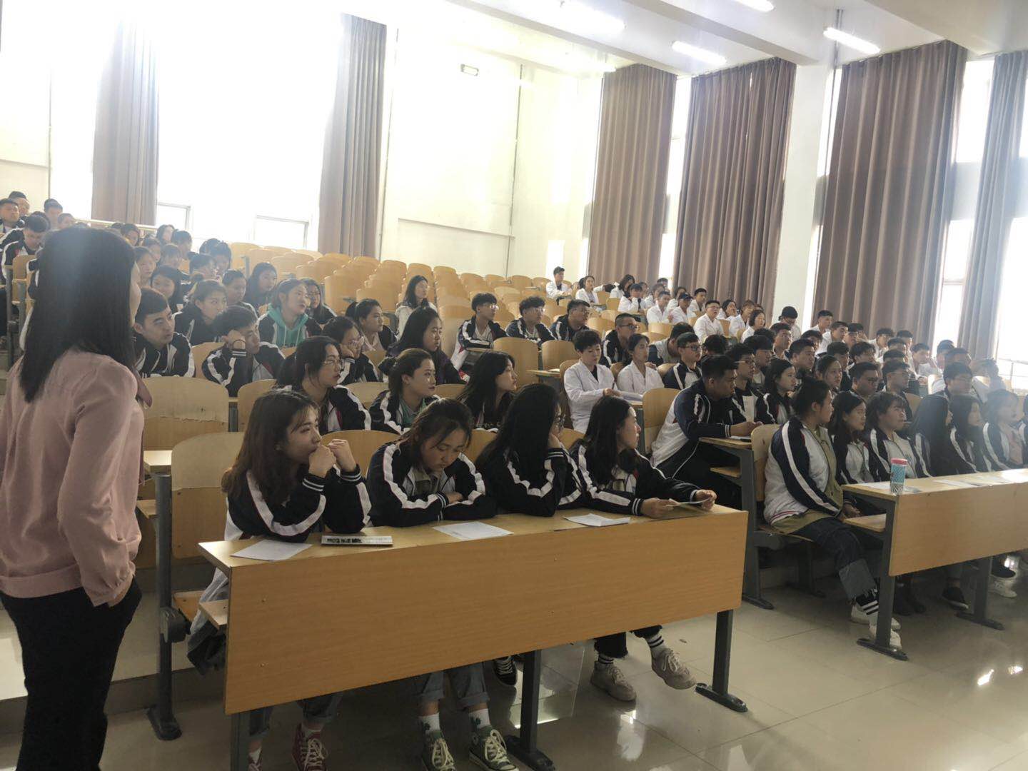 2017级口腔医学技术专业学生实习宣讲大会